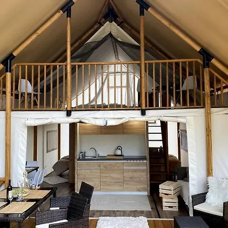 Gorgeous Retreat At A Fabulous Czech Republic Resort Feriehus Křečovice